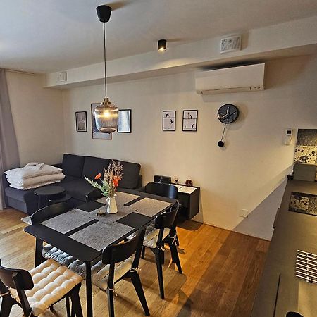 Enjoy Harrachov - Atraktivní slunný klimatizovaný apartmán 14 v centru Harrachova se saunou, wallboxem EV, herní konzolí, počítačem s win 10, Netflix a jedinečným výhledem na Čertovu horu se skokanskými můstky Exterior foto