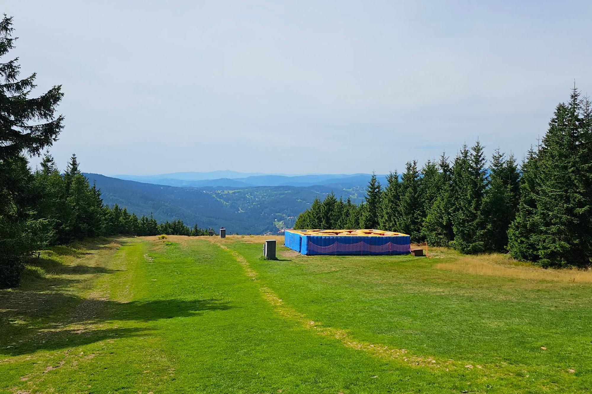 Enjoy Harrachov - Atraktivní slunný klimatizovaný apartmán 14 v centru Harrachova se saunou, wallboxem EV, herní konzolí, počítačem s win 10, Netflix a jedinečným výhledem na Čertovu horu se skokanskými můstky Exterior foto